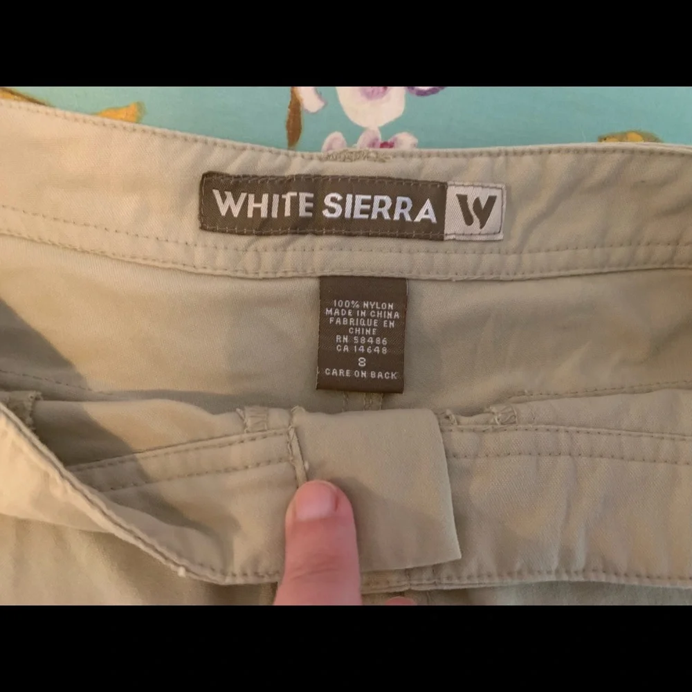 White Sierra High Rise Hiking Cargo Shorts Size 8 Tan Gorpcore Outdoor Bermuda